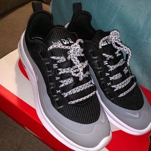 Air Max Axis SE